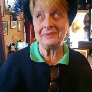 Meet your Posher, Joan